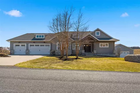 3359 Southridge Dr, Amana, IA 52203