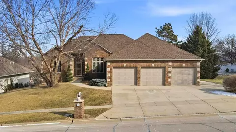 1969 High View Rd, Coralville, IA 52241