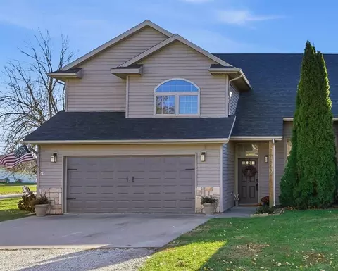 707 E 13th St, Washington, IA 52353