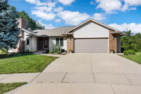 74 Galway Cir, Iowa City, IA 52246