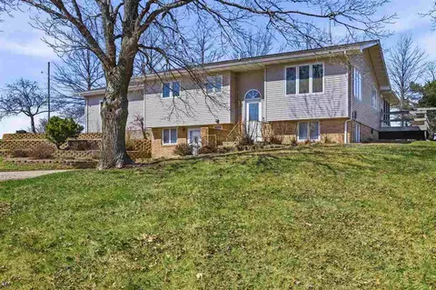 4610 200th St, Deep River, IA 52222