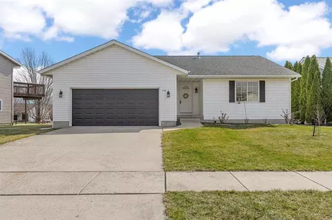 755 Alexis Ln, Marion, IA 52302