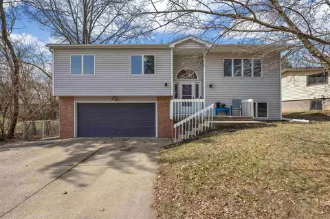 1482 Westview Dr, Coralville, IA 52241