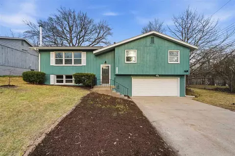 772 Keswick Dr, Iowa City, IA 52246
