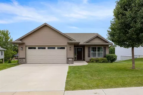 12 Pinnacle Ln, Tiffin, IA 52340