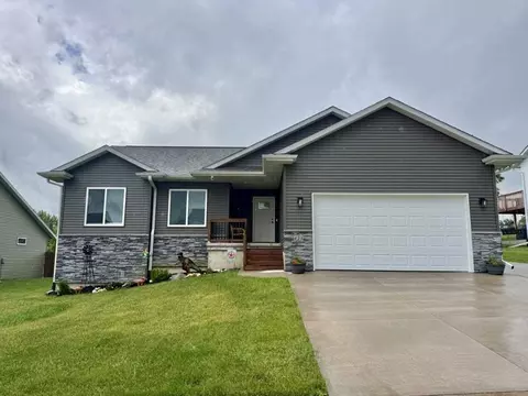 425 Galileo Dr, Riverside, IA 52327