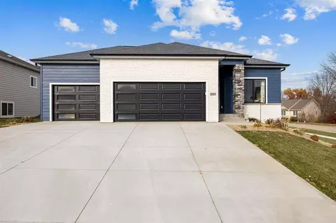 339 Sierra Trce, Coralville, IA 52241