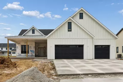 1403 Green Oak Pass, Tiffin, IA 52340