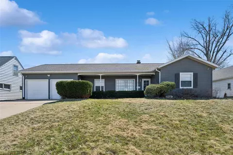 2421 10th Ave SW, Cedar Rapids, IA 52404