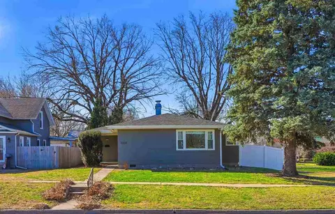 1009 E 2nd St, Washington, IA 52353