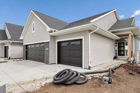 2177 Oak Terrace Ave, North Liberty, IA 52317