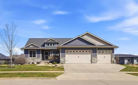 1930 Robin Dr, North Liberty, IA 52317