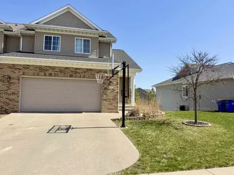 1572 Sadler Dr, North Liberty, IA 52317
