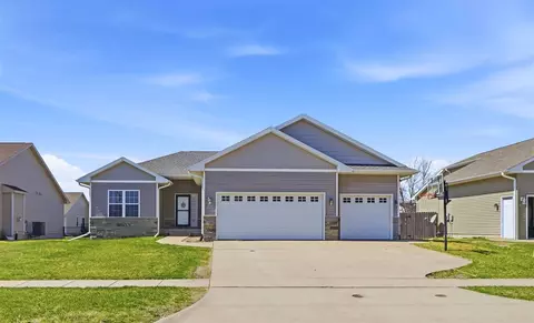 125 N Sunset Dr, North Liberty, IA 52317