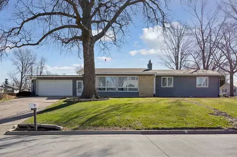 1200 North Ave, Tipton, IA 52772