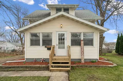 314 Main St, Center Point, IA 52213