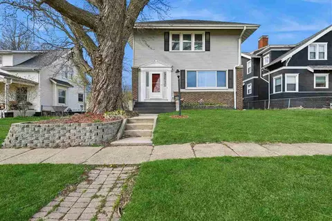 304 South St, Urbana, IA 52345