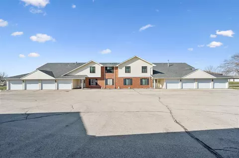 4526 Maureen Dr SE, Cedar Rapids, IA 52403