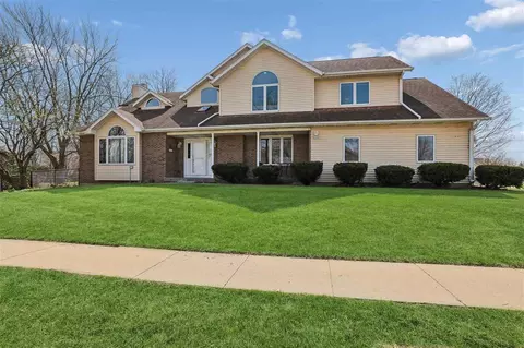 1404 Santa Fe Dr, Iowa City, IA 52246