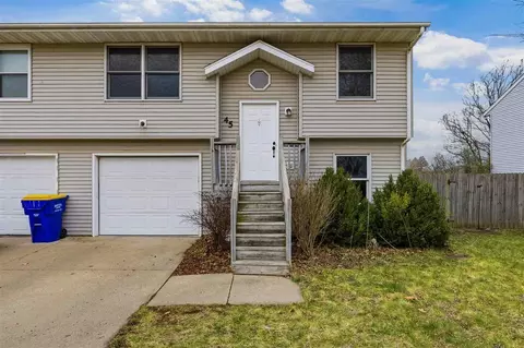 45 Parkview Ct, North Liberty, IA 52317