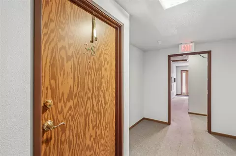 38 Westside Dr, Iowa City, IA 52246