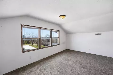 406 4th St, Deep River, IA 52222 photo 14