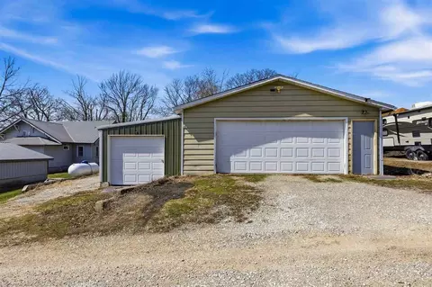 406 4th St, Deep River, IA 52222 photo 24