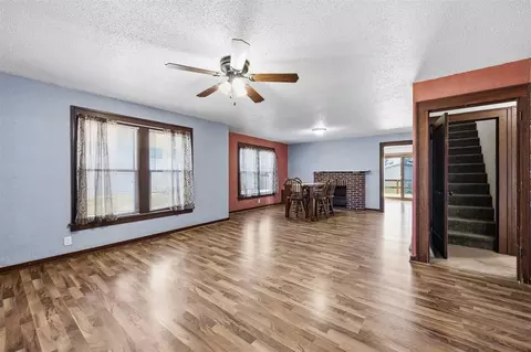 406 4th St, Deep River, IA 52222 photo 4