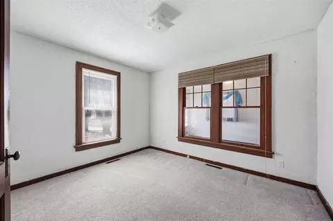 406 4th St, Deep River, IA 52222 photo 11