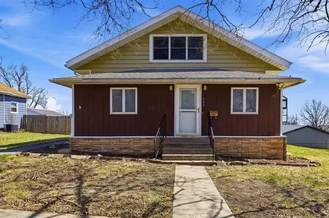 406 4th St, Deep River, IA 52222 photo 2
