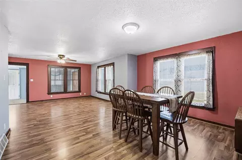 406 4th St, Deep River, IA 52222 photo 6
