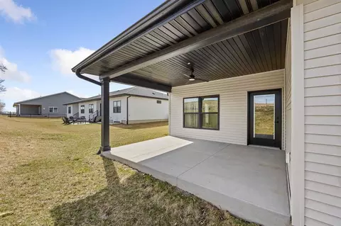 Exterior - 3060 Sunflower St, Ely, IA 52227 photo 2 of 4