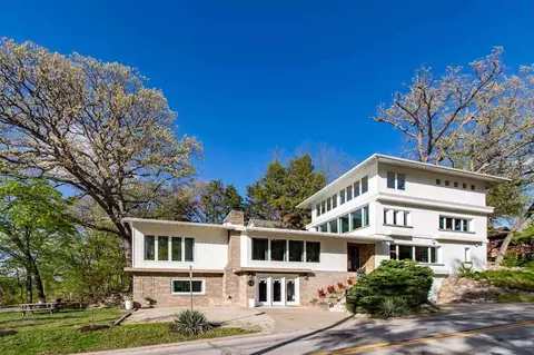 1030 River St, Iowa City, IA 52246