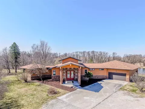 1330 100th St, West Liberty, IA 52776
