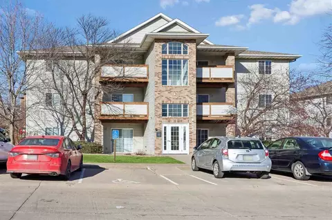 2534 Rushmore Dr, Iowa City, IA 52246