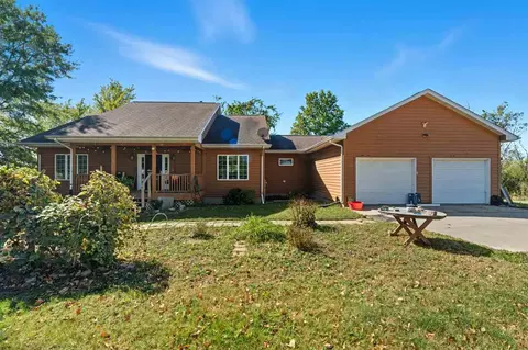 5327 Vincent Ave NE, West Branch, IA 52358