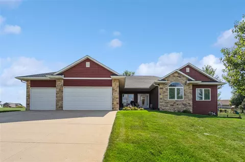 490 Erusha Dr, Walford, IA 52351