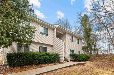 343 Willowind Pl, Iowa City, IA 52246