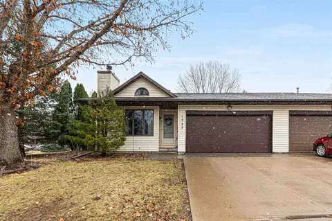 1943 Plaen View Dr, Iowa City, IA 52246