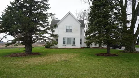 4985 640th St, Lone Tree, IA 52755