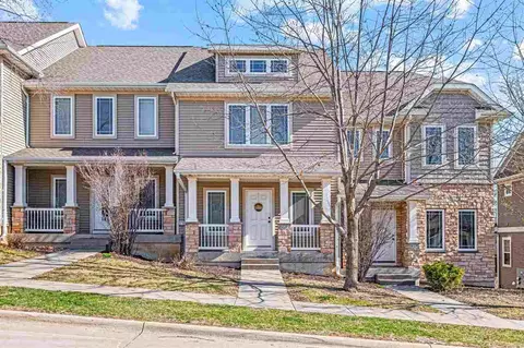 920 Ryan Ct, Iowa City, IA 52246