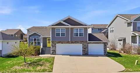 249 Arlington Dr, Iowa City, IA 52245
