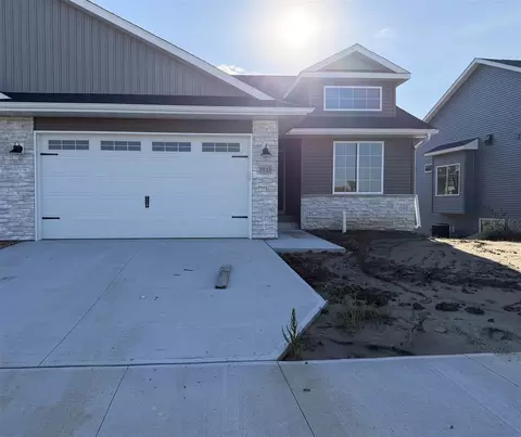 1933 Coquina Ave, Tiffin, IA 52340
