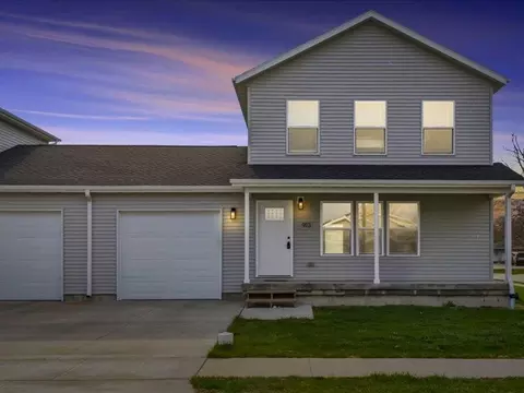 913 S 12th Ave, Washington, IA 52353