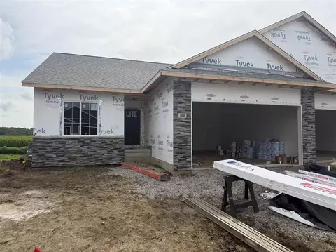 100 Kinsey St, North Liberty, IA 52317