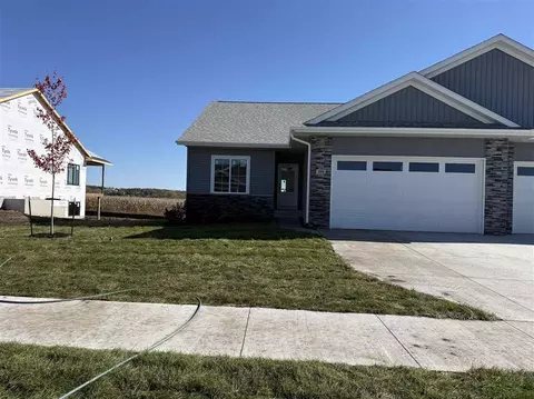 100 Kinsey St, North Liberty, IA 52317
