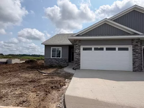 100 Kinsey St, North Liberty, IA 52317