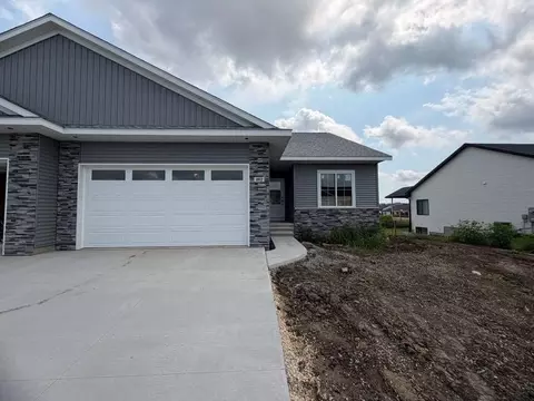102 Kinsey St, North Liberty, IA 52317