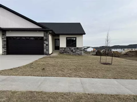 102 Kinsey St, North Liberty, IA 52317