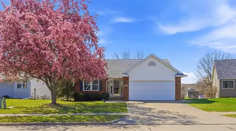 2211 Palmer Cir, Iowa City, IA 52240